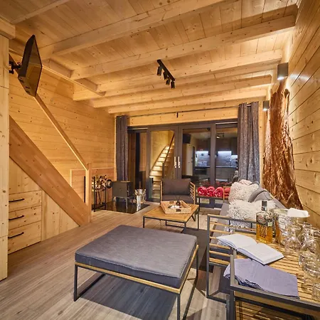 Luxe Timber & Pet Retreat By Interhome Шале Младе-Буки