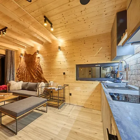 Luxe Timber & Pet Retreat By Interhome