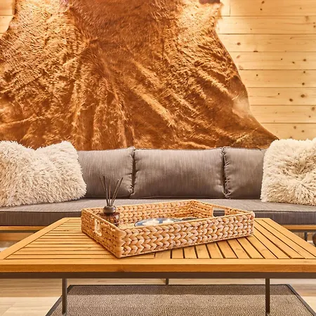 Luxe Timber & Pet Retreat By Interhome * Младе-Буки