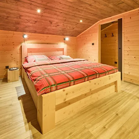 Luxe Timber & Pet Retreat By Interhome 샬레