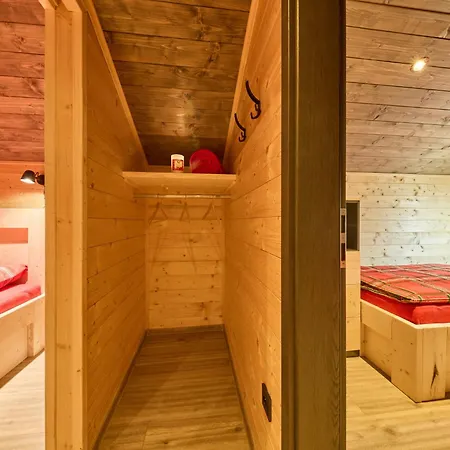 Luxe Timber & Pet Retreat By Interhome *