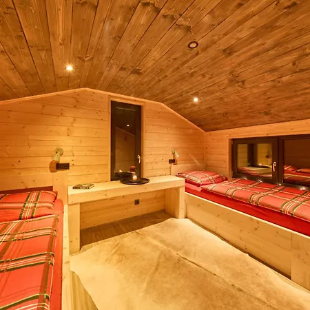 Luxe Timber & Pet Retreat By Interhome Шале Младе-Буки