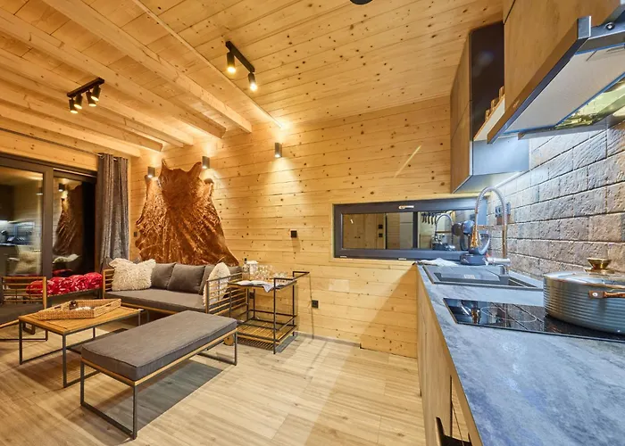 Luxe Timber & Pet Retreat By Interhome