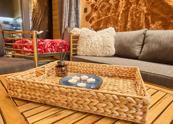 Chalet Luxe Timber & Pet Retreat By Interhome *