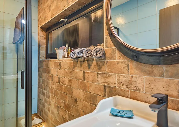 Luxe Timber & Pet Retreat By Interhome * Mlade Buky