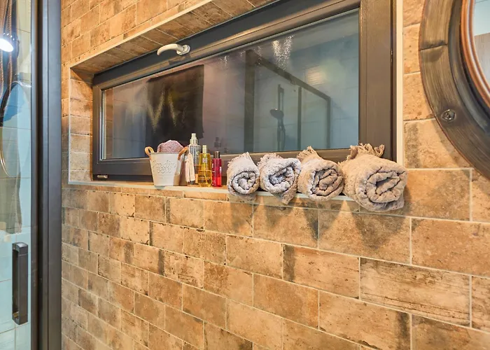Luxe Timber & Pet Retreat By Interhome Chalet *